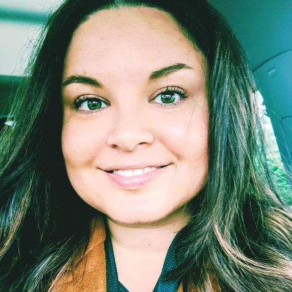 Meet your Posher, Julia - Picture 1 of 1